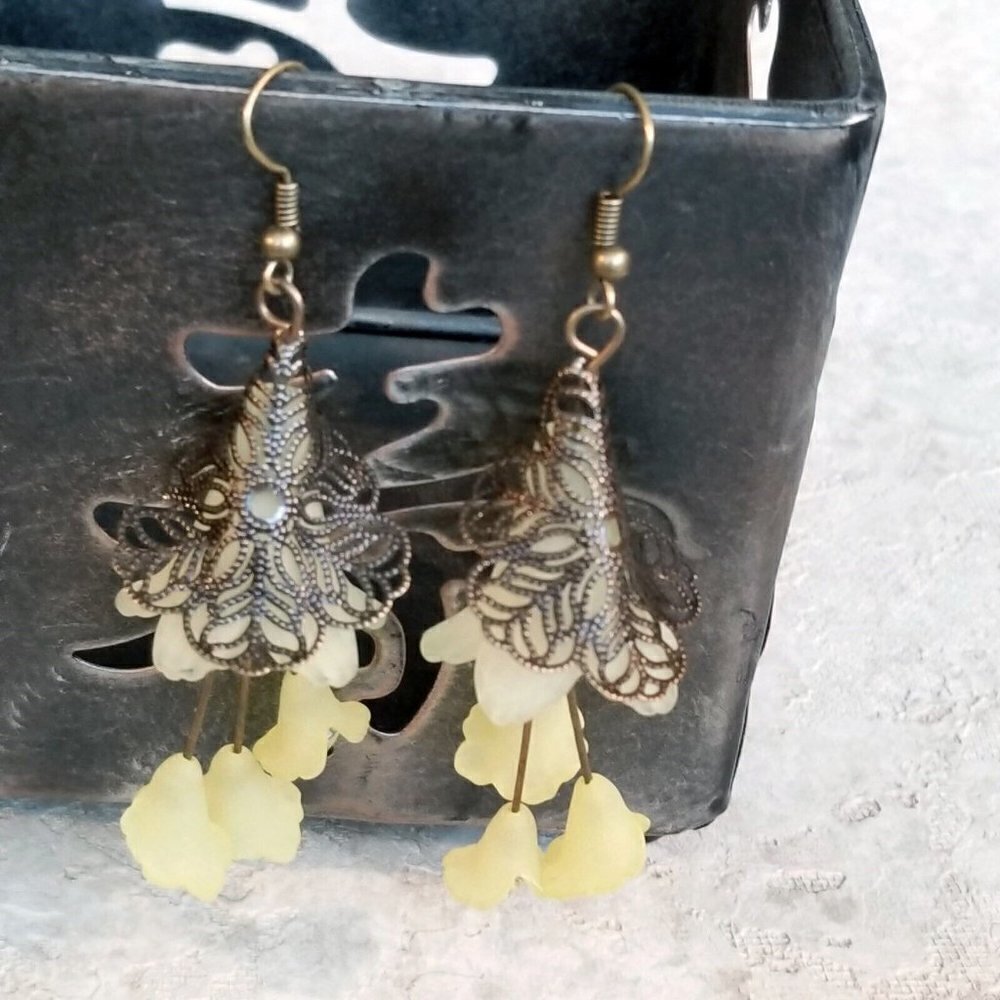 Edgy Shades of Yellow Matte Lucite Flowers Bronze Filigree Victorian Earrings